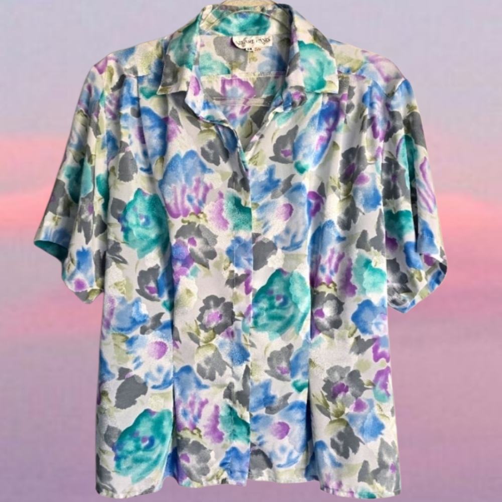 ✨️Shiny Pastel Floral Vintage Top✨️